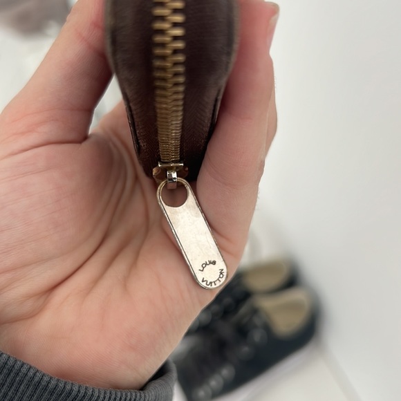 Louis Vuitton compact wallet with zipper - Picture 3 of 5